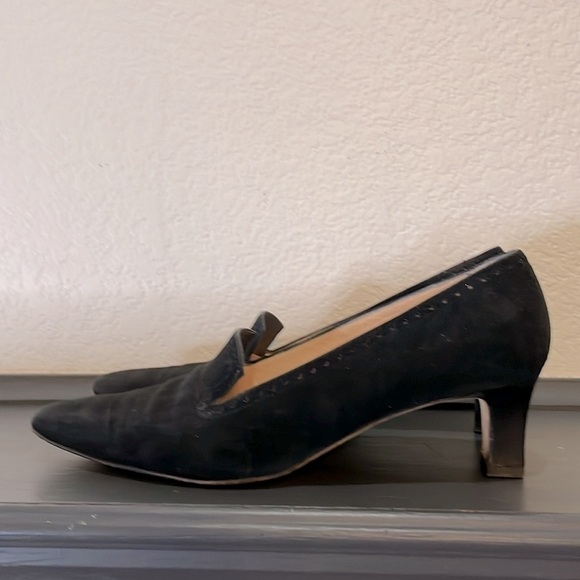 Manolo Blahnik vintage black micro suede pumps EU 39 fits US 7,5/8 all leather - Picture 2 of 8